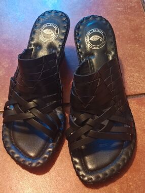 Nurture by Lamaze Black Woven Slip-On Women's Sandals